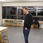 Stefan Ramsthaler kiebitzt!