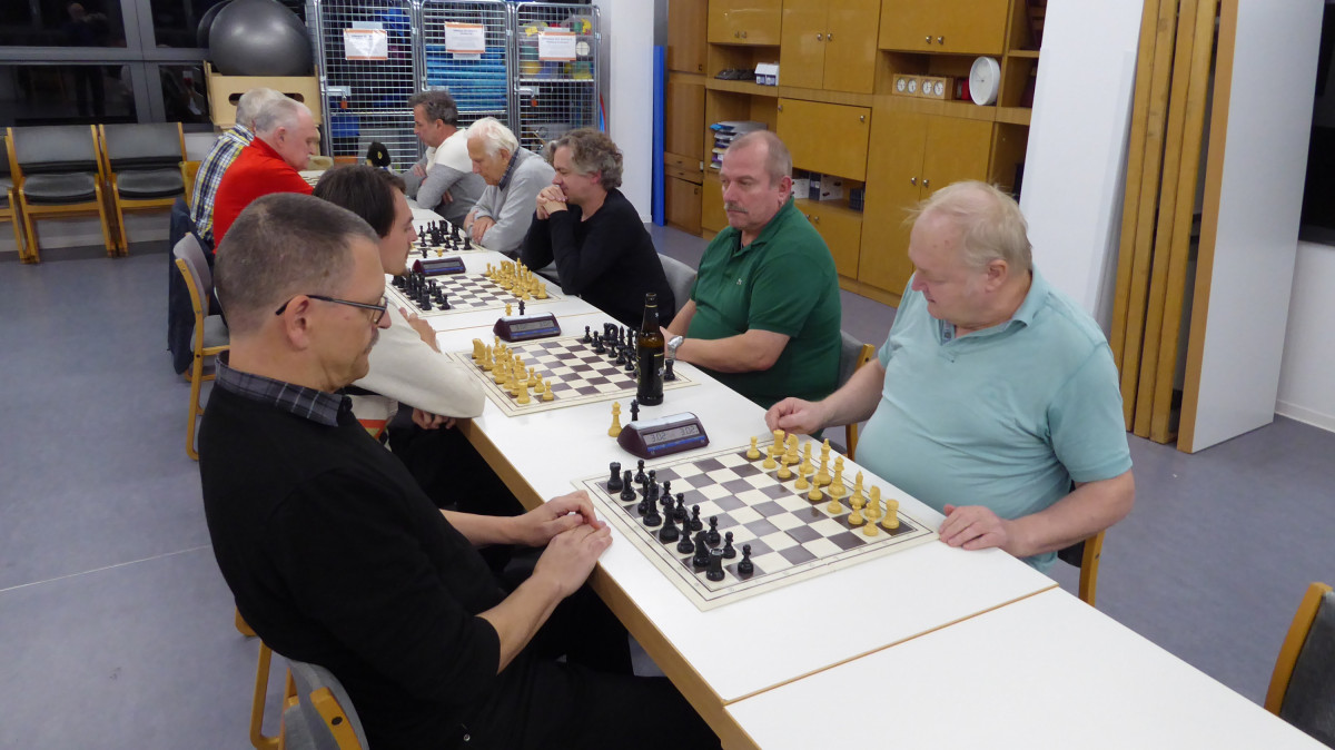 Neben Uli sitzt Gunnar Kirschbaum