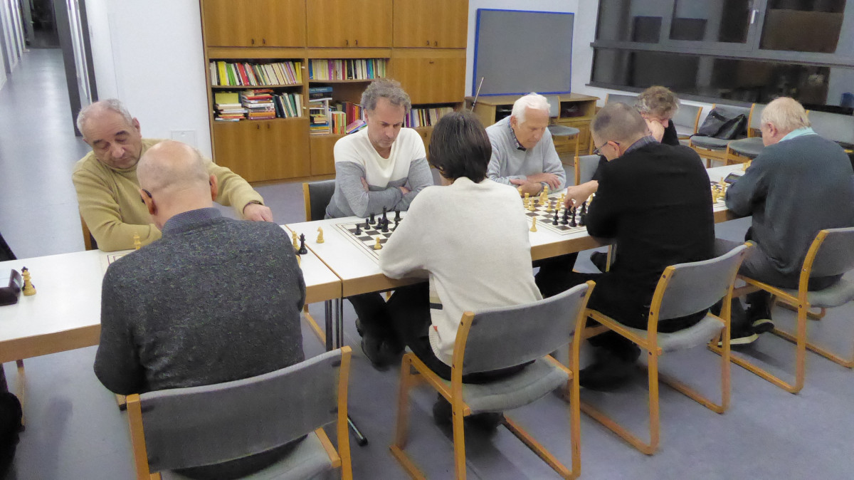 Neben Leo spielt Kurt Schwager und Matthias Jakob