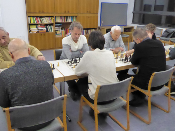 Neben Leo spielt Kurt Schwager und Matthias Jakob